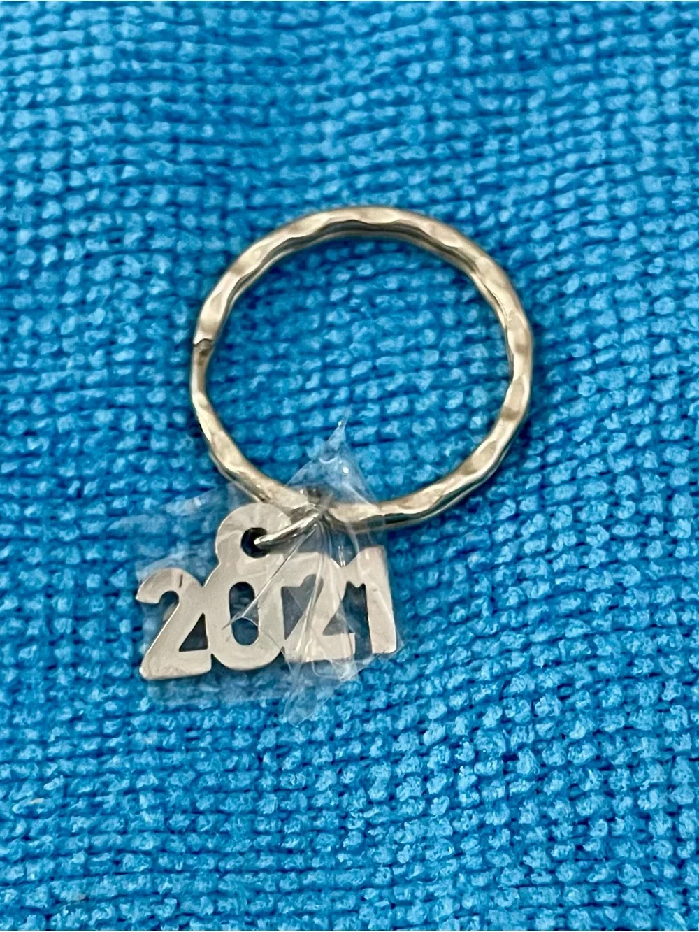 2021 Silver Keyring Charm Keychain - Stylish Metal Ring